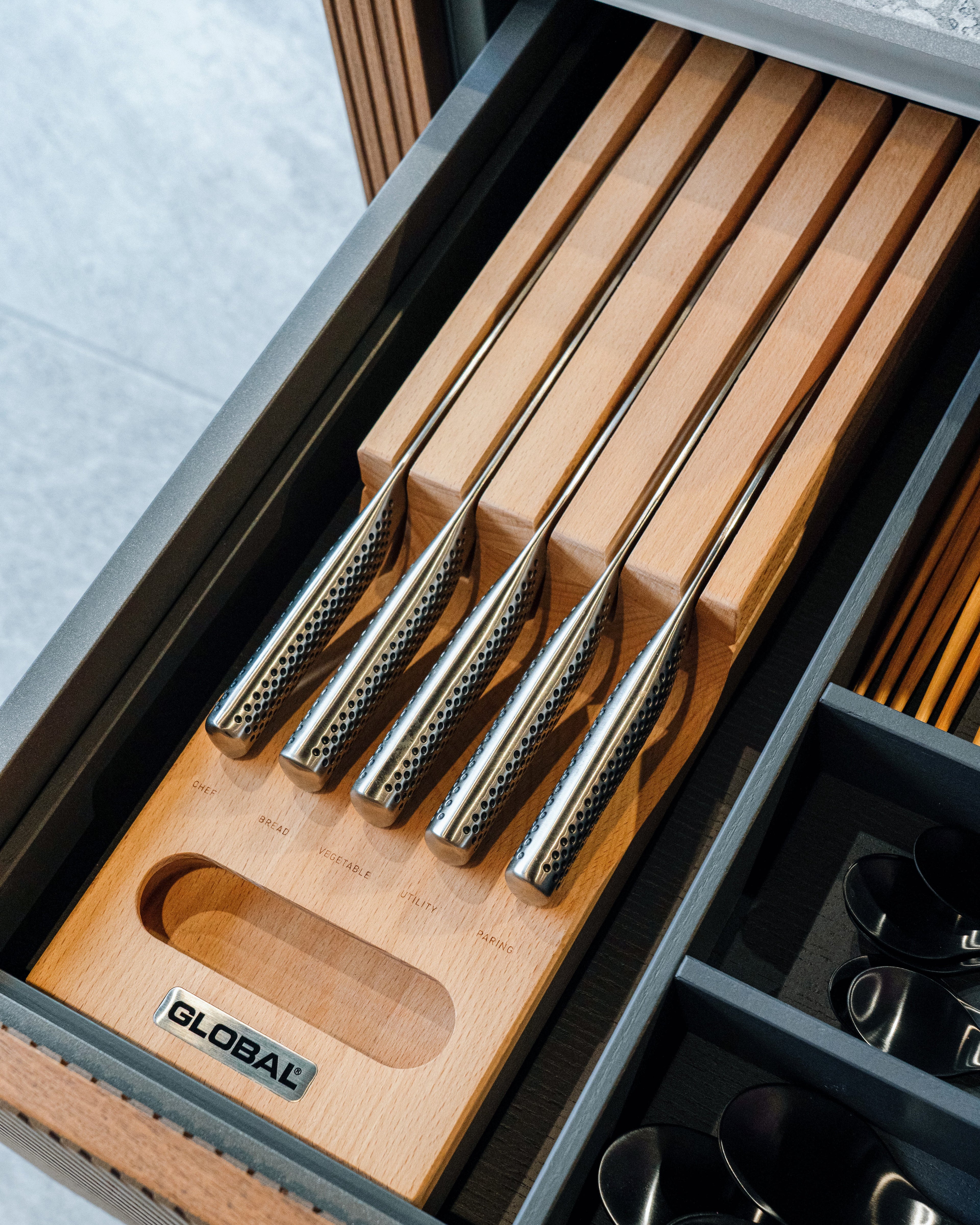 Global Hikaeme 6 PIece in drawer knife dock set with 5 Global Japanese knives