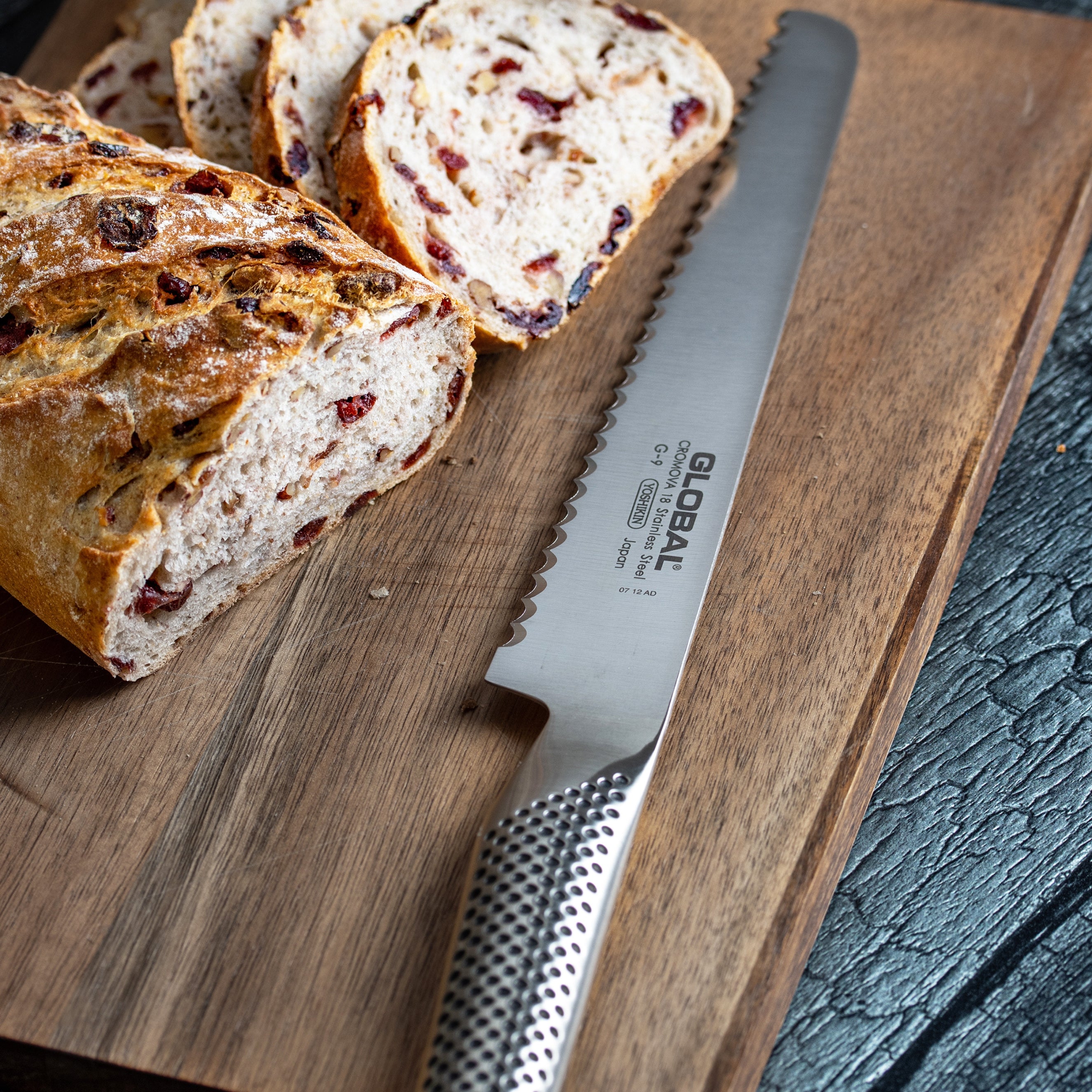 G-9 Bread Knife 22cm - Japanese Serrated Kitchen Knife from GLOBAL