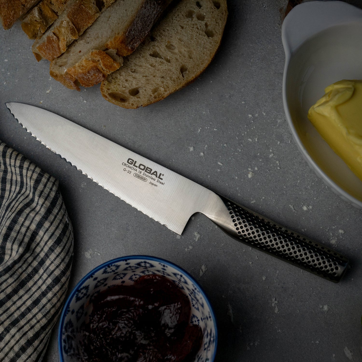 G-22 Scalloped Bread Knife 20cm